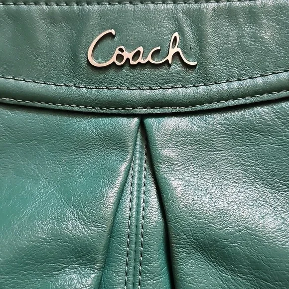 Coach Green Leather Women's Shoulder Bag Purse - Picture 2 of 7